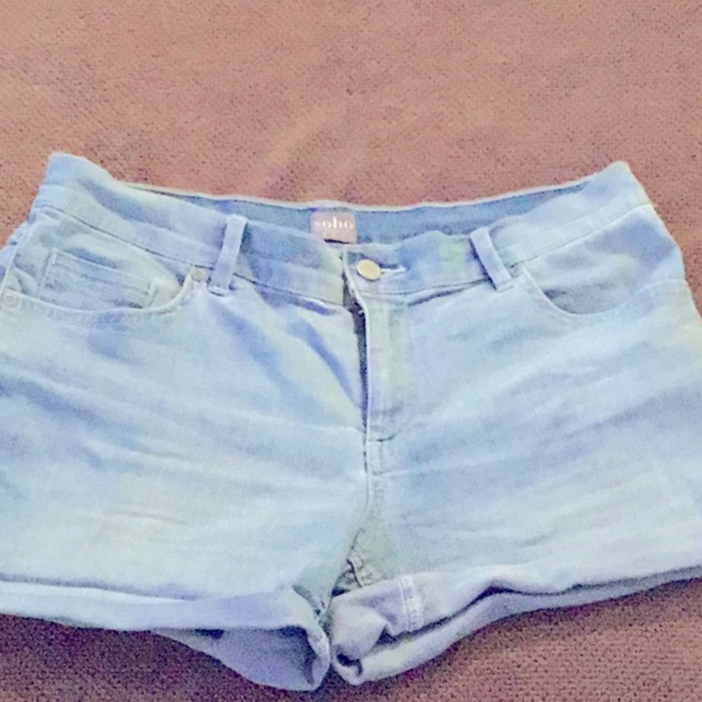 New York & company  soho light wash shorts size8